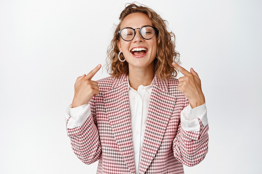 Teeth Whitening and Its Advantages